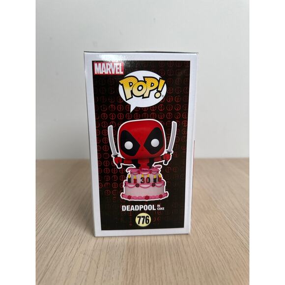 Funko Pop 776 Deadpool in Cake - NEW IN BOX - Picture 2 of 4